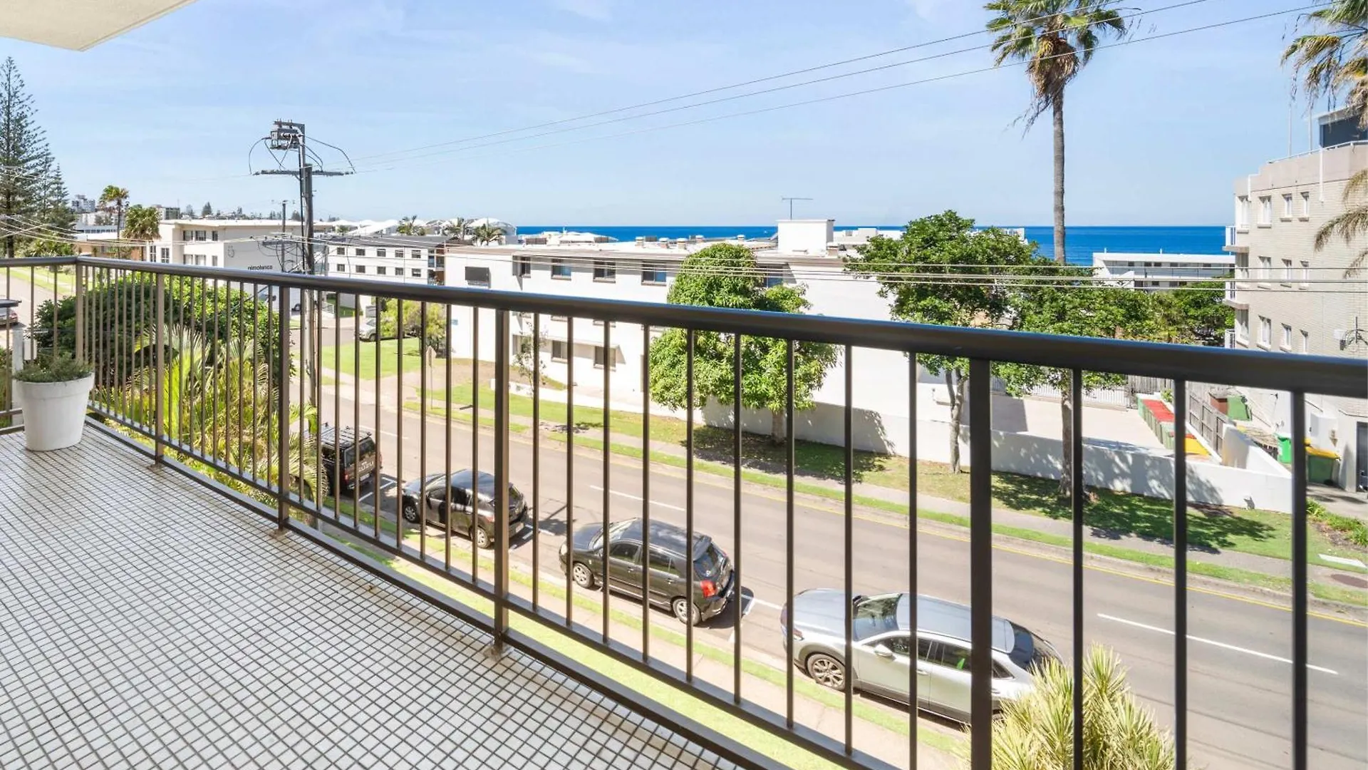 Apartment Oceanic Views At Kings Beach - 300M To The Beach Caloundra